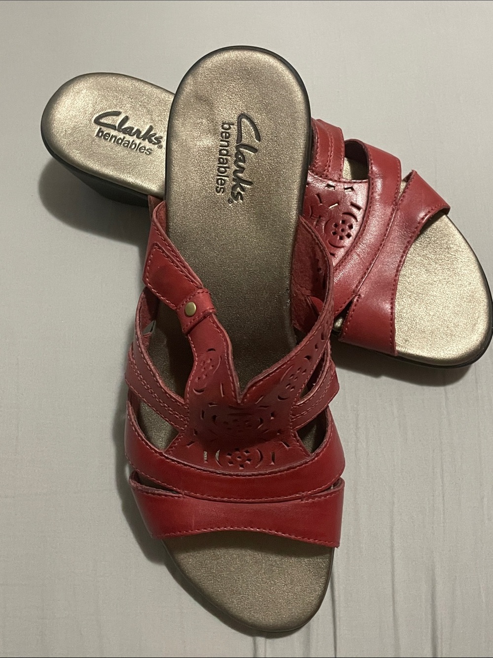 Clarks Red Leather Women's Slide Mules - Bendables